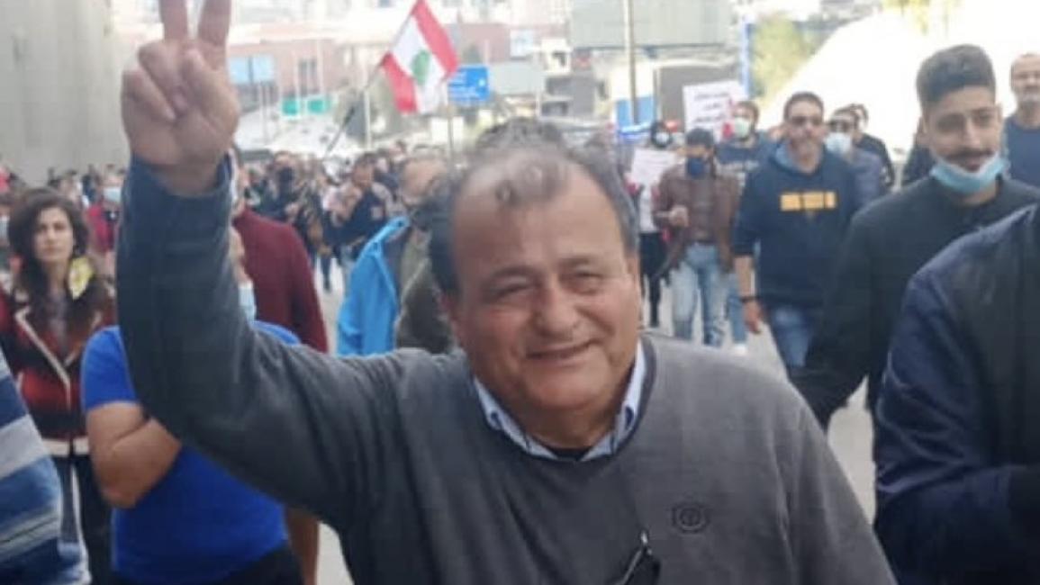 إضاءة شموع لروح الناشط عجمي في سوق الخان حاصبيا إضاءة شموع لروح الناشط عجمي في سوق الخان حاصبيا