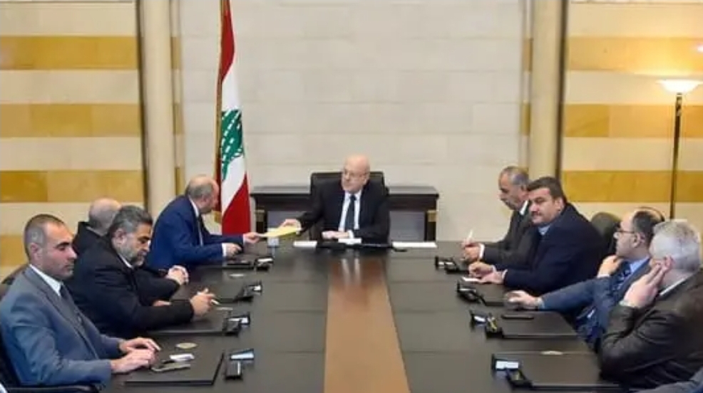 ميقاتي عرض مع زواره لشؤون مختلفة ميقاتي عرض مع زواره لشؤون مختلفة