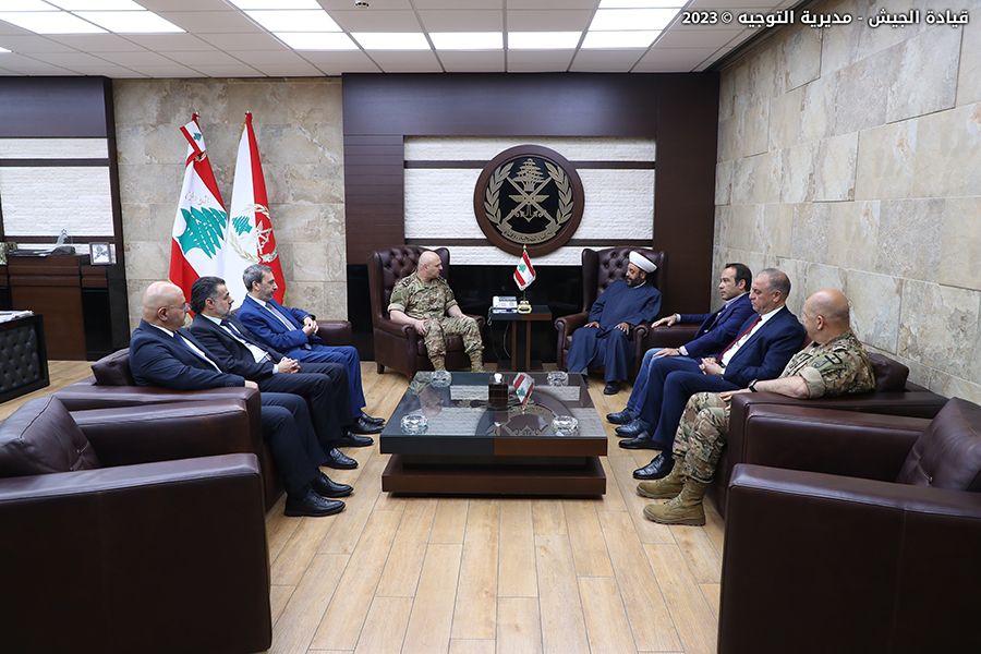 قائد الجيش استقبل الوفد المُتابع لملف خلدة قائد الجيش استقبل الوفد المُتابع لملف خلدة