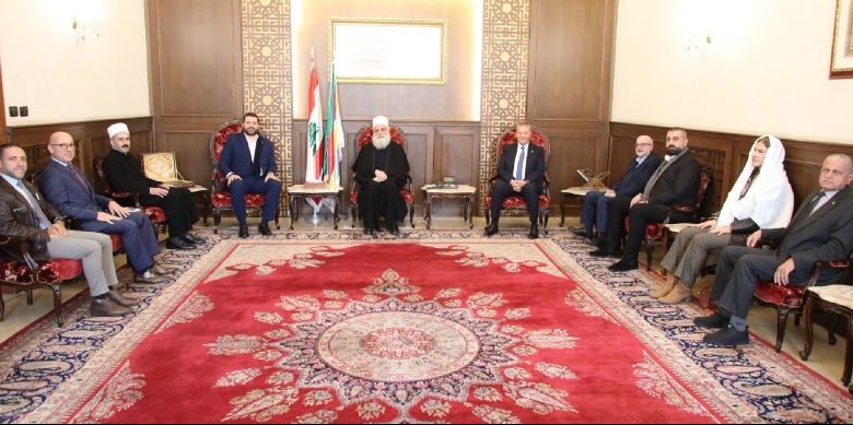 وفد من إقليم بعبدا الكتائبي في دار طائفة الموحدين الدروز وفد من إقليم بعبدا الكتائبي في دار طائفة الموحدين الدروز