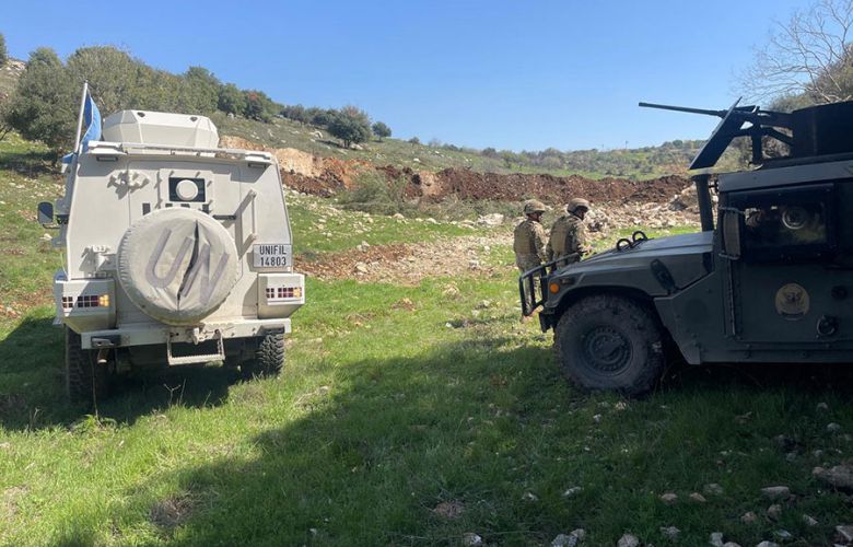 إزالة ساتر ترابي وشريط شائك وردم خندق للعدو الإسرائيلي في الأراضي اللبنانية