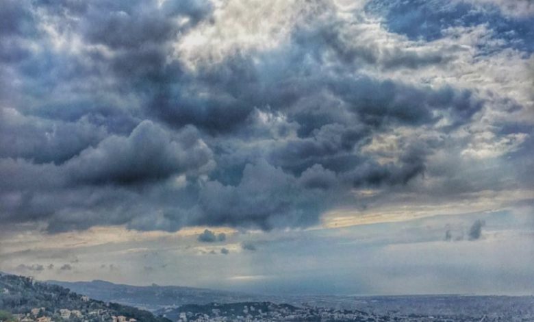 طقس متقلّب مغبرّ ودافئ…واحتمال أمطار طقس متقلّب مغبرّ ودافئ…واحتمال أمطار