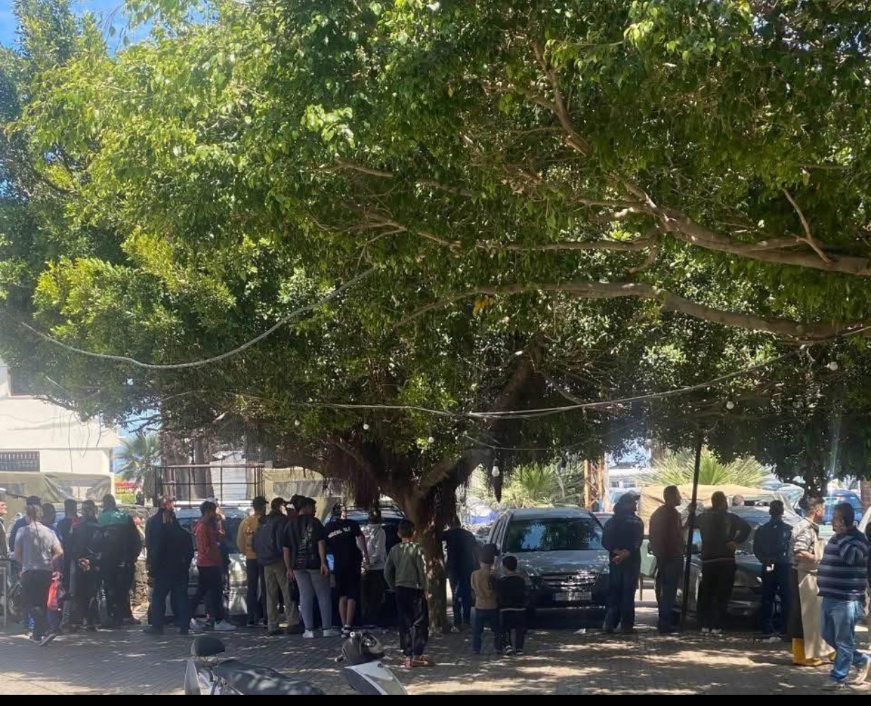 مداهمة للجيش والمخابرات في الميناء