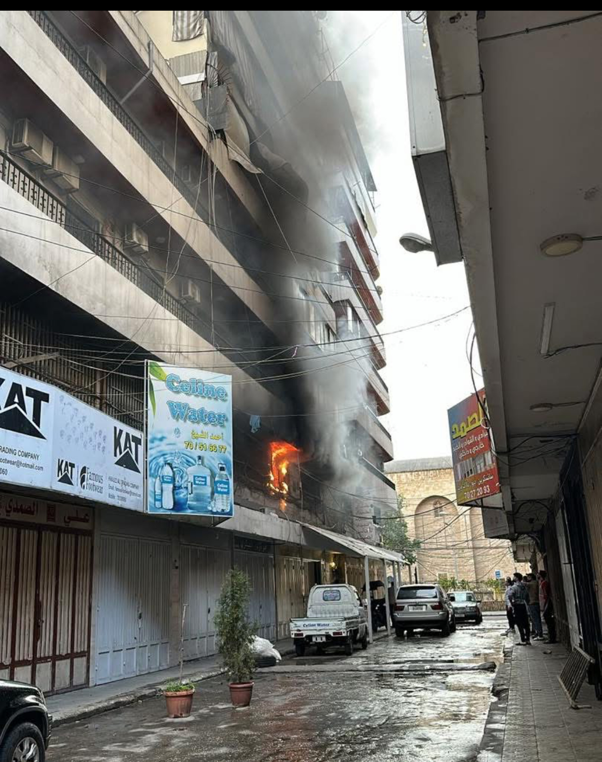 حريق كهربائي فوق محل في مشروع الفرير – طرابلس